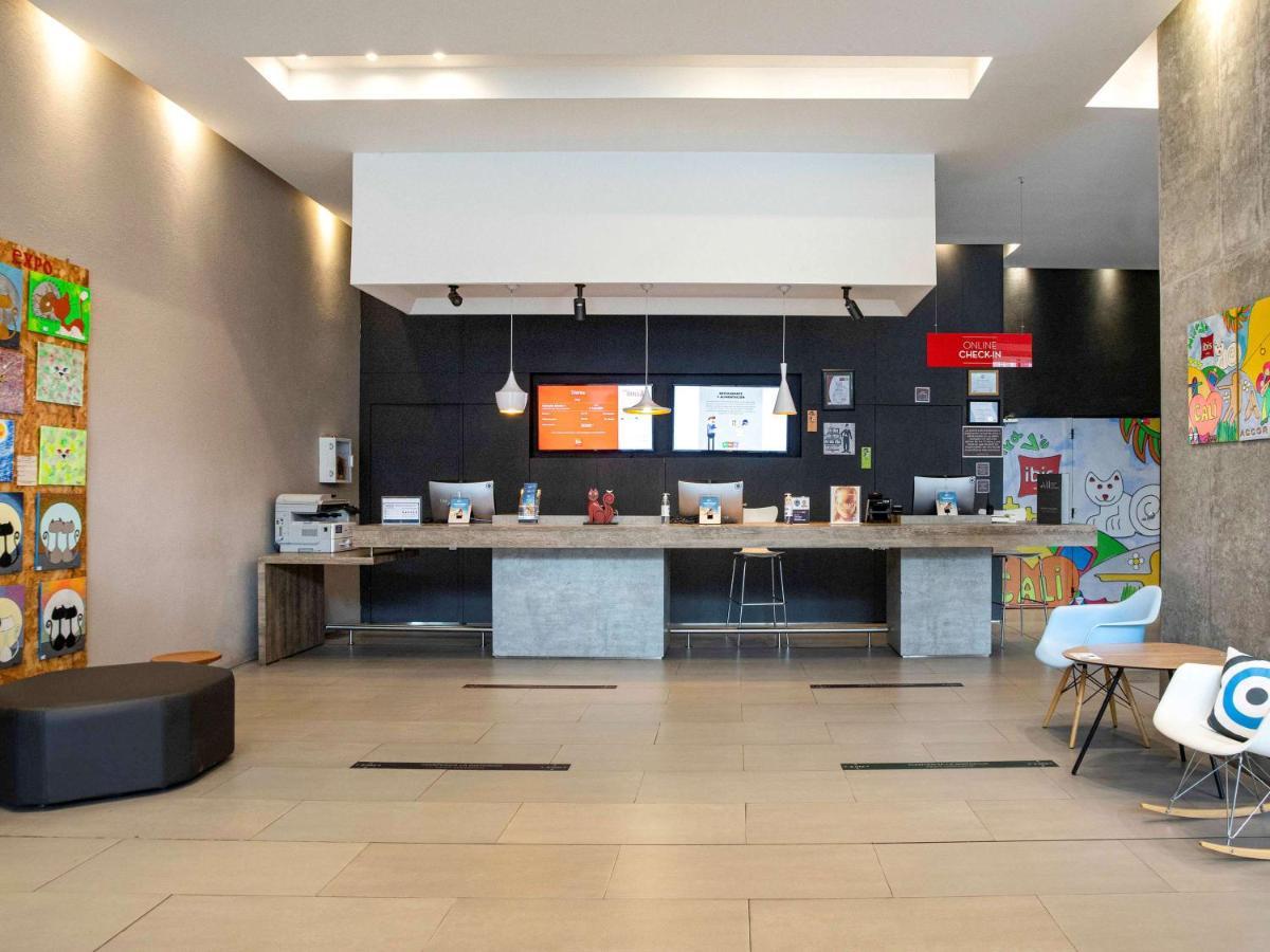 Hotel Ibis Cali Granada Exteriér fotografie